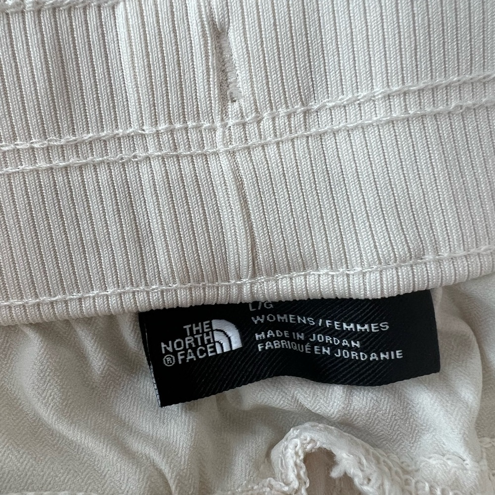 North Face Aphrodite Shorts Dune - Picture 8 of 8